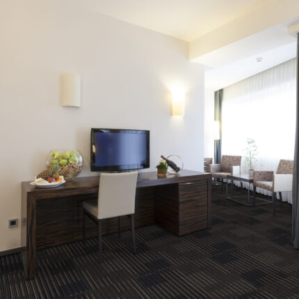 M046-2-Mondeo-Quartz